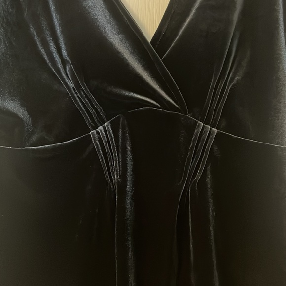 Willow & Clay velvet and lace black v-neck blouse size medium NWT - Picture 6 of 14